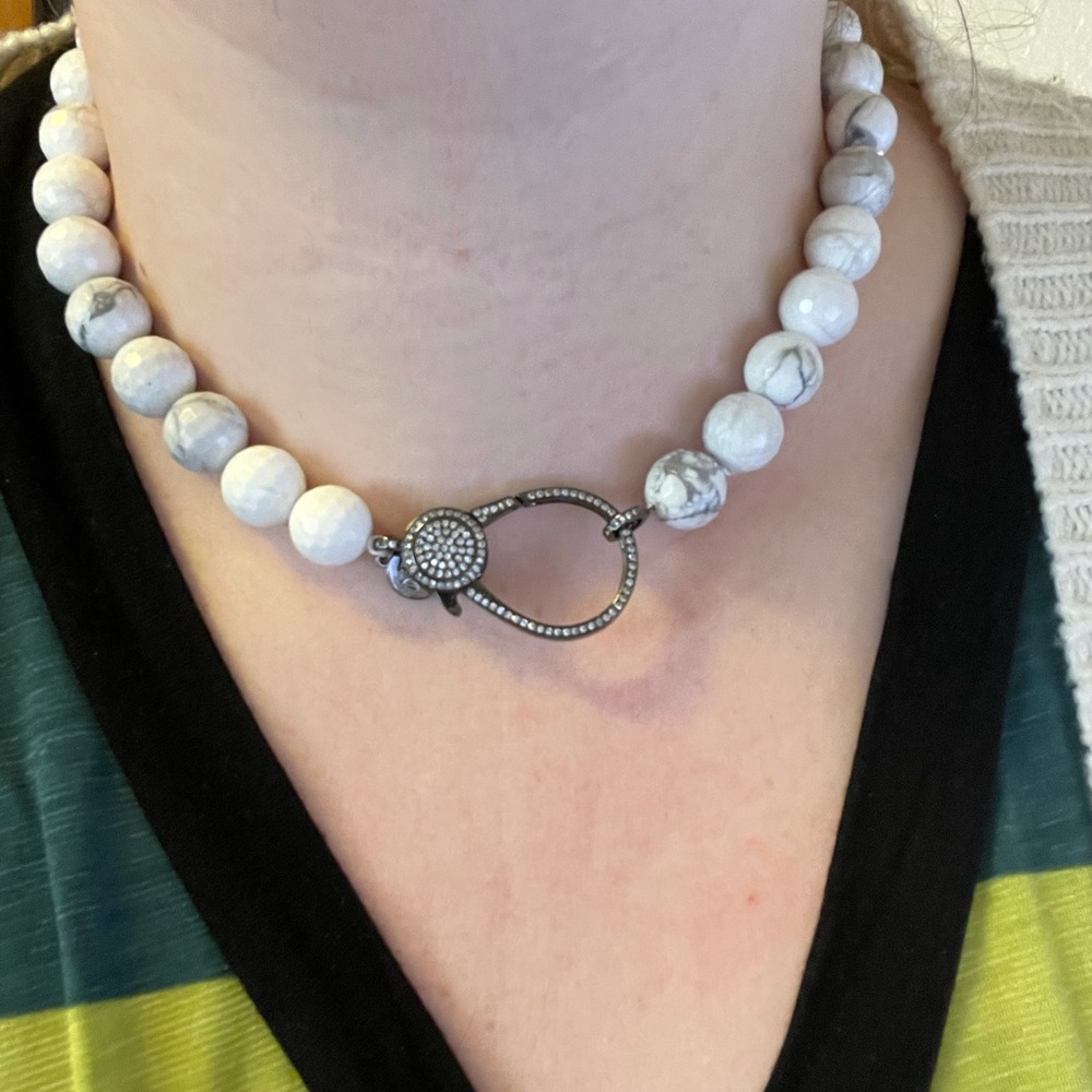 Karli Buxton white marble agate necklace.Must see!